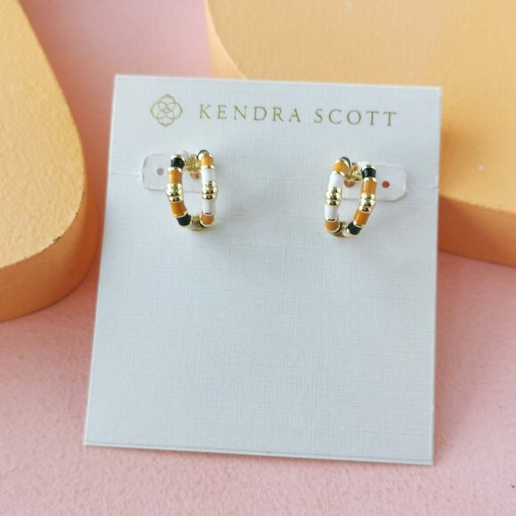Kendra Scott - Essie Neutral Mix Gold Huggie Earring - NEW - Picture 1 of 3